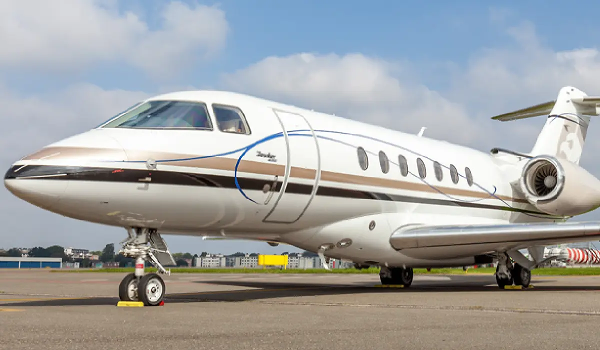 Beechcraft - Hawker 4000 - Private Jet Rentals - Preowned Private Jets - Exclusive Concierge Club.webp